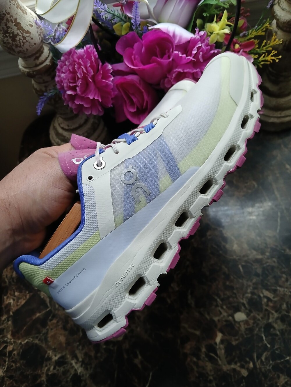 On CloudVista Athletic/Adventure Trail Hiking Shoes Size 9 for Women